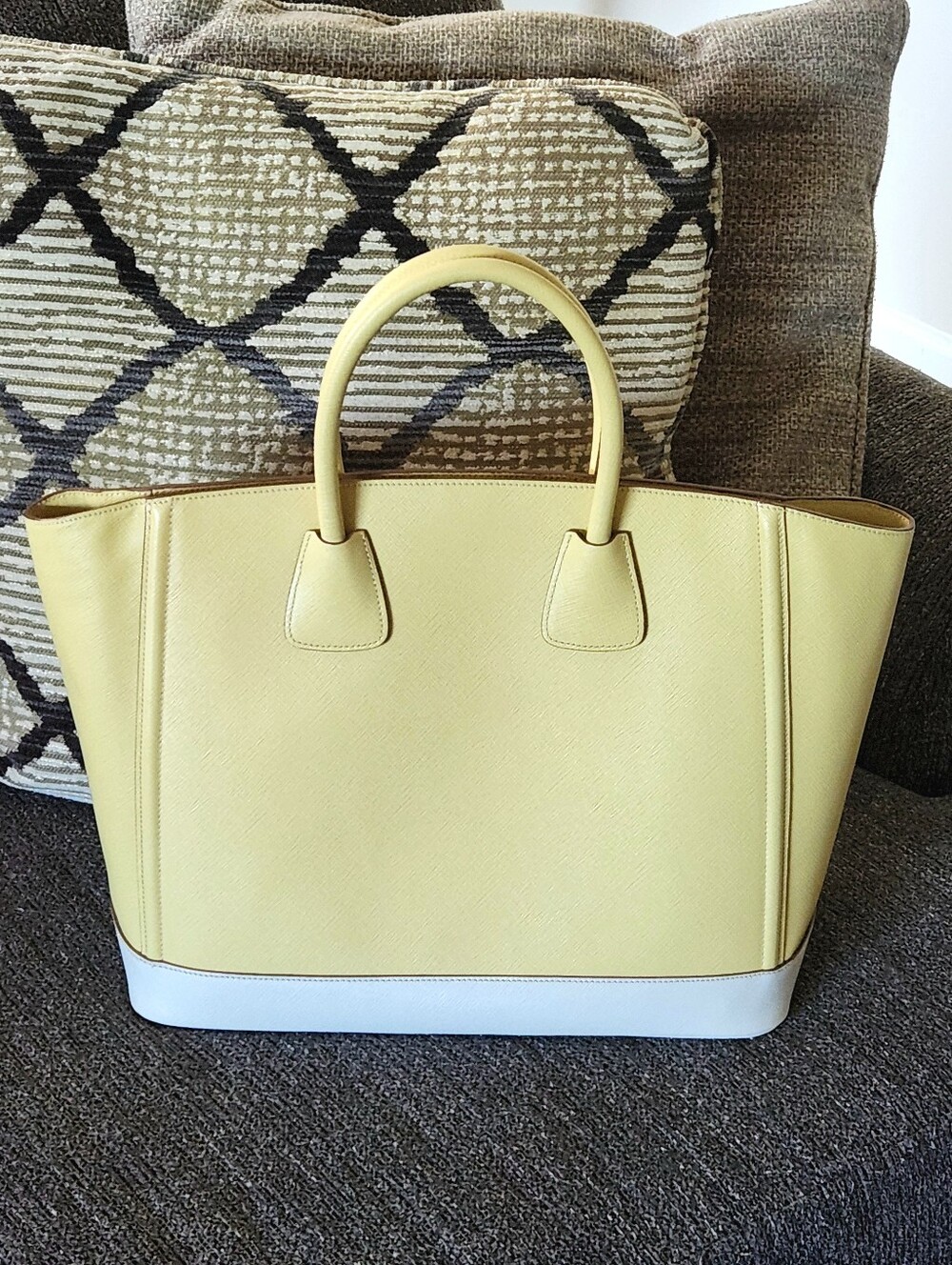 💛RARE Prada💛 - Bi-Color Ananas/Talco Saffiano Lux Leather Large Shopping Tote - Picture 2 of 16